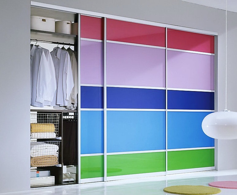 Подборка Модные шкафы-купе в гармонии с интерьерным пространством на фото
				