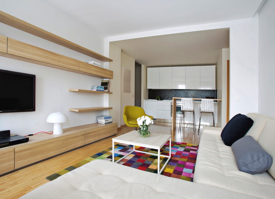 Подборка Гостиная 13 кв. м: основные стили и правила дизайна небольшой жилой комнаты на фото
				
