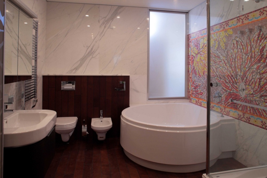 Угловая ванна: 100 фото идей в интерьере, виды и новинки 2019