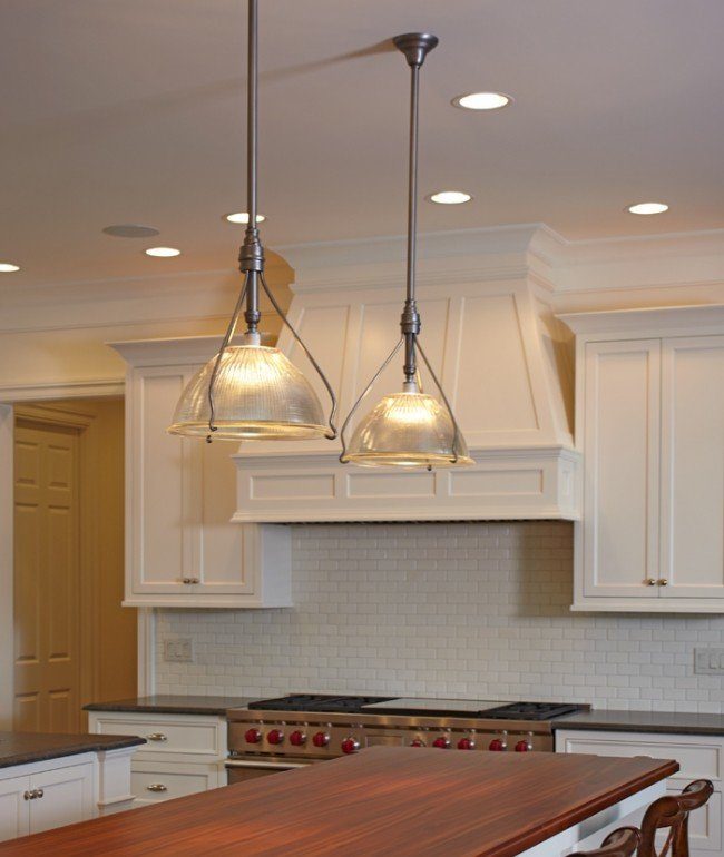 Люстры для кухни 2021 (91 фото): кухонные светильники от Tiffany в интерьере, красная кухня в стиле классика