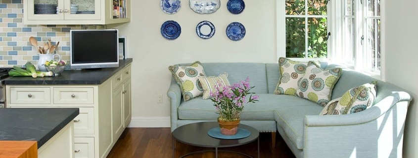 угловой диван на кухню