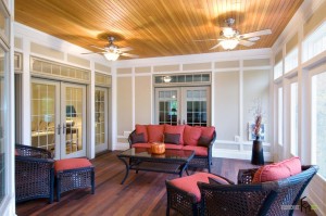 Темная плетеная мебель