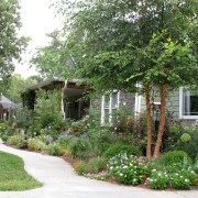 Создание тропинок просто необходимо