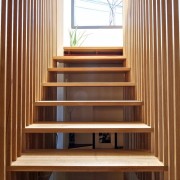 Лестница с небольшим градусом наклона