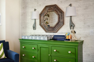 Светильники возле зеркала