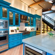 Яркий кухонный гарнитур - простой способ сделать кухню эффектной Яркий кухонный гарнитур - простой способ сделать кухню эффектной