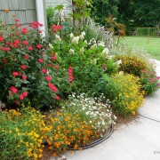 В композиции должно быть не более пяти цветов