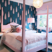 Романтичная розовая спальня