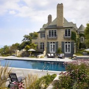 Дом на берегу моря