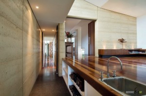 Кухня, объединенная с прихожей