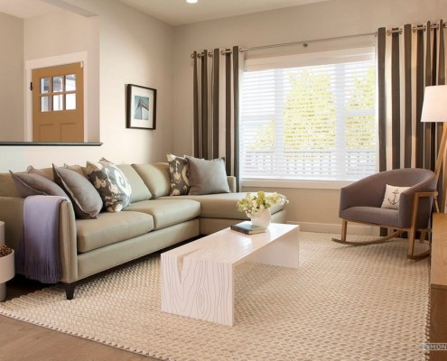 Белый чайный столик в гостиной