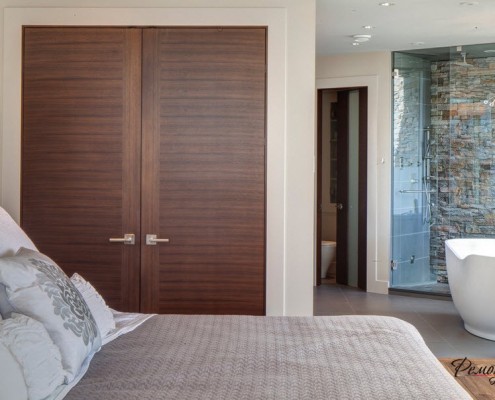 Встроенный шкаф в в спальне