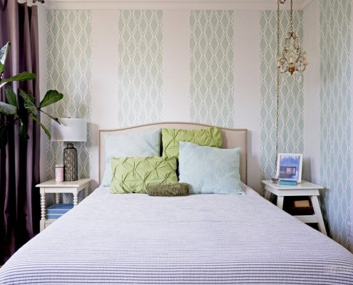 Вертикальные полосы на обоях