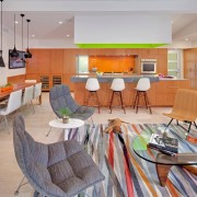 Яркая кухня-студия