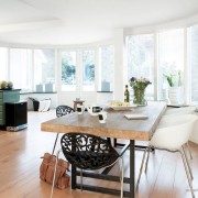 Белое кресло в интерьре кухни Белое кресло в интерьре кухни