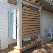 голубая дверь летнего душа