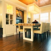 Темный ламинат на кухне Темный ламинат на кухне