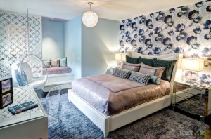 Зеркальный комод в пальне