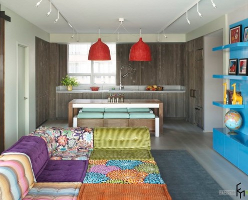 Яркие цвета в интерьере кухни-студии