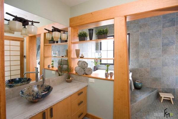 Полки в ванной комнате