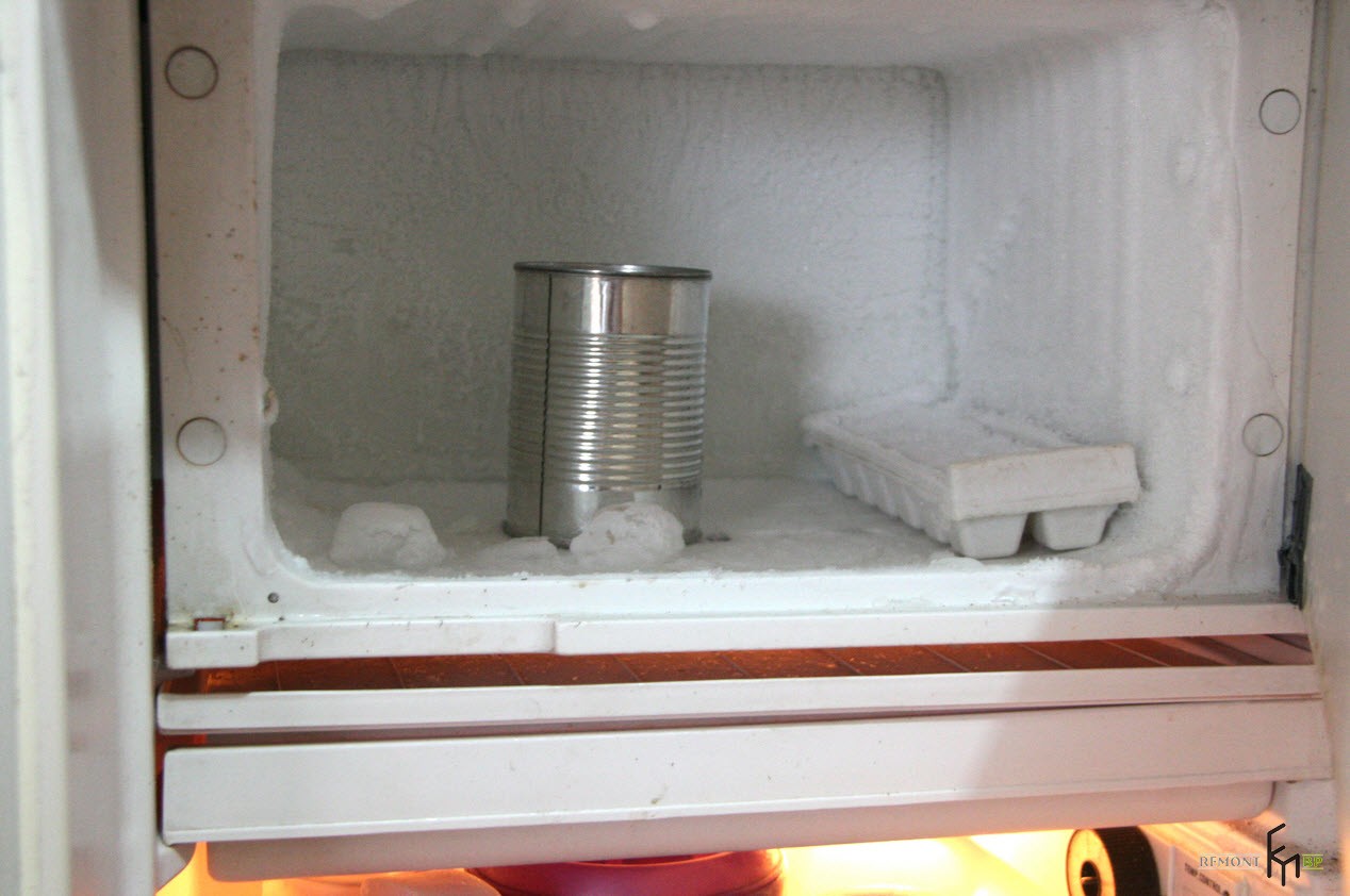 Банку следует поместить в морозилку