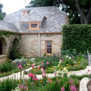 Холодные цвета следует сочетать только с холодными