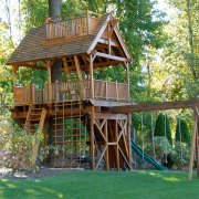 Детский домик на дереве