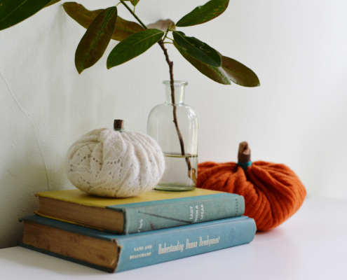 Декорирование жилья тыквой