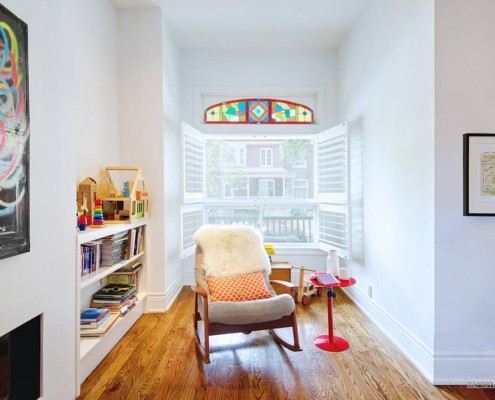 Небольшое витражное стекло в кабинете