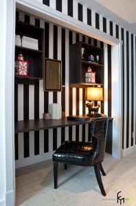 Книжные полки в классическом интерьере