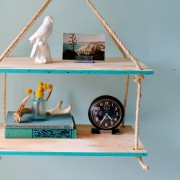 Седьмой этап изготовления полочки на веревках. Третья часть