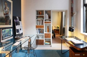 Стеклянный письменный стол