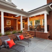 Терасса за домом