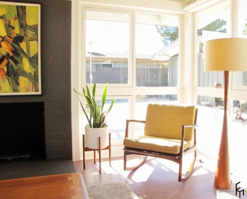 Большое удобное кресло-качалка