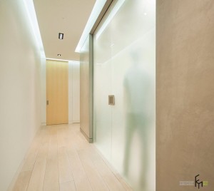 Узкий коридор