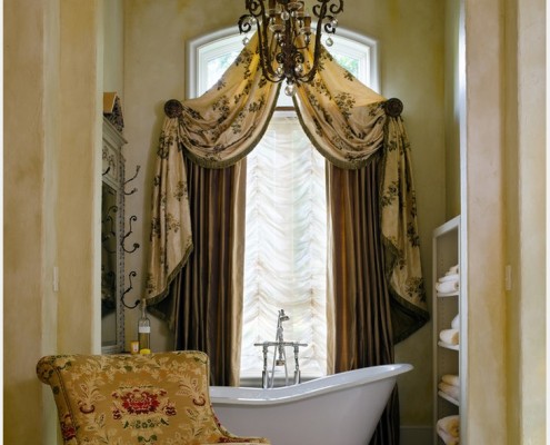 Австрийские шторы в сочетании с полупрозрачными Австрийские шторы в сочетании с полупрозрачными