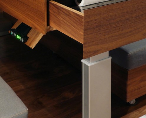 Обеденный стол с "изюминкой"