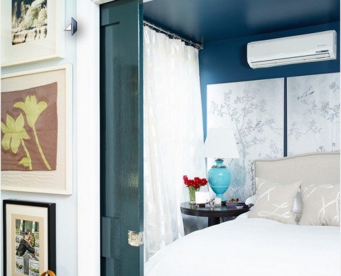 Раздвижная дверь в спальне