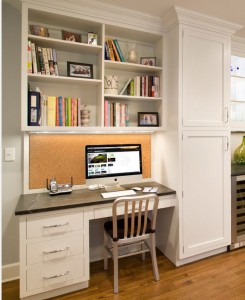 Рассредоточенное потолочное освещение поможет снять излишнее напряжение глаз