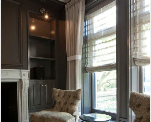 Римские шторы прекрасно комбинируются с другими видами штор Римские шторы прекрасно комбинируются с другими видами штор