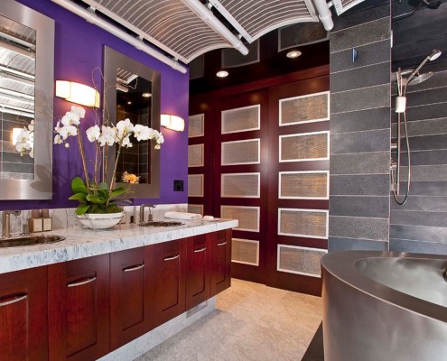 Фиолетовая ванная комната