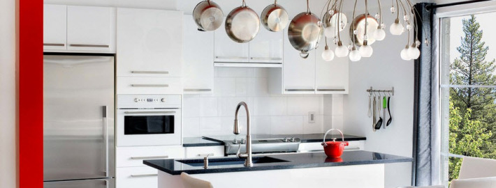 Стеклянная столешница: практичность и блеск